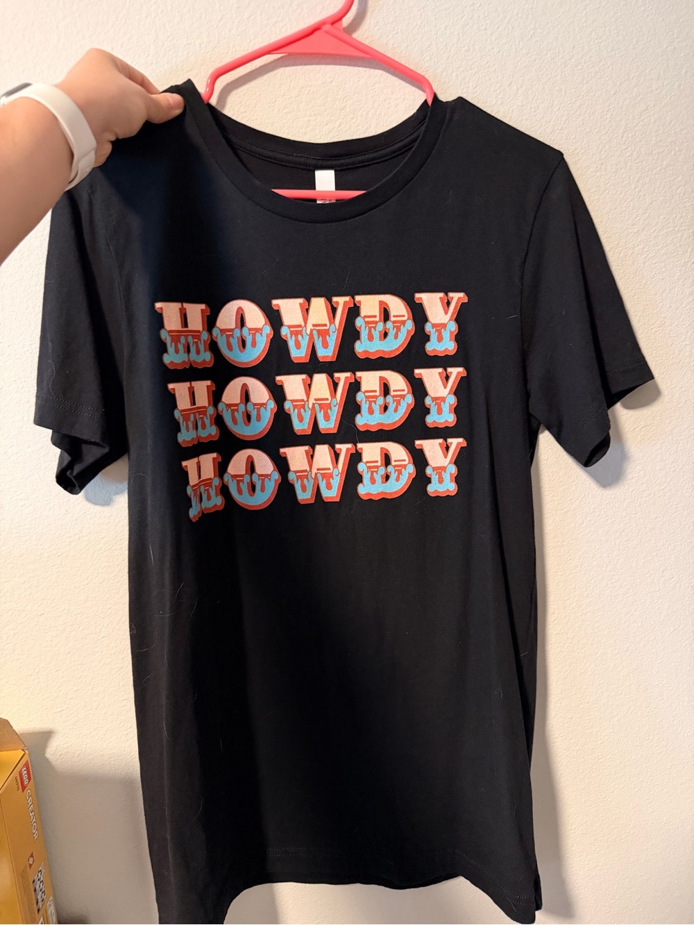 Kids Black Tee with 'Howdy' Graphic - Casual Short Sleeve Shirt
